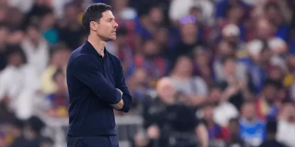 阿隆索身边人：更衣室有不听话的小团体，包括维尼+贝林+82