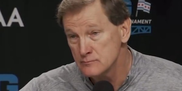 FB体育官网-俄勒冈主帅赛季总结认可林葳，安抚适应不易，下赛季仍可以留队