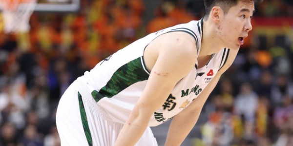 FB体育-周鹏1000三分里程碑CBA历史第14人 深圳大胜同曦夺4连胜